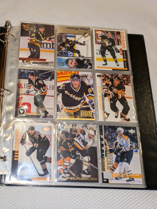 hockey trading card binder HESPLUS 900 Cards PU Leather Waterproof Storage Toytooth UniKeep Hockey Card Binder Kit features Hockey Strong Trading Card Album,